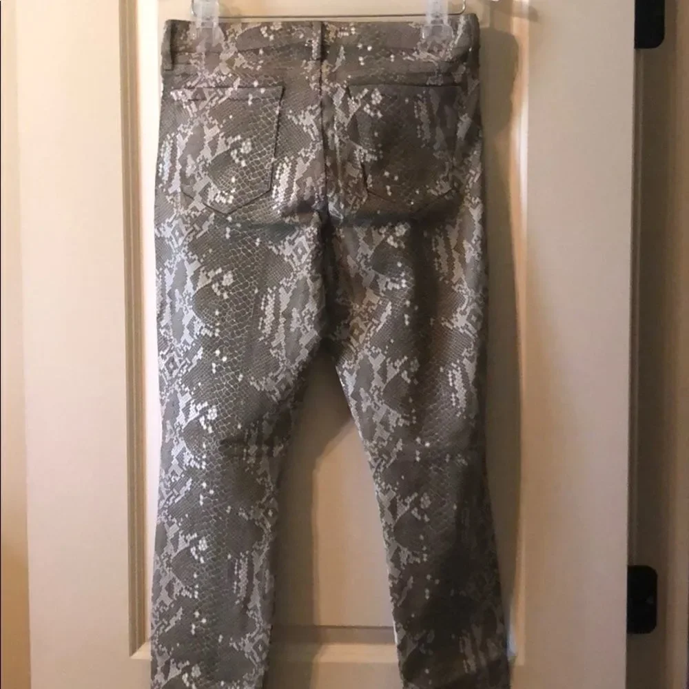 Cookie Johnson🐍 Python Print Jeans - Picture 8 of 8